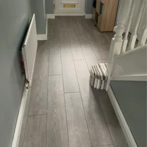 Pay Weekly Laminate Flooring with Easipay Carpets - Fitter pic 3