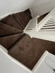 Pay Weekly Carpet Flooring with Easipay Carpets - Fitter pic 6