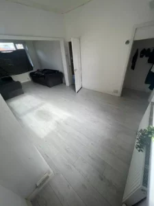 fitter pic - dining sitting room laminate